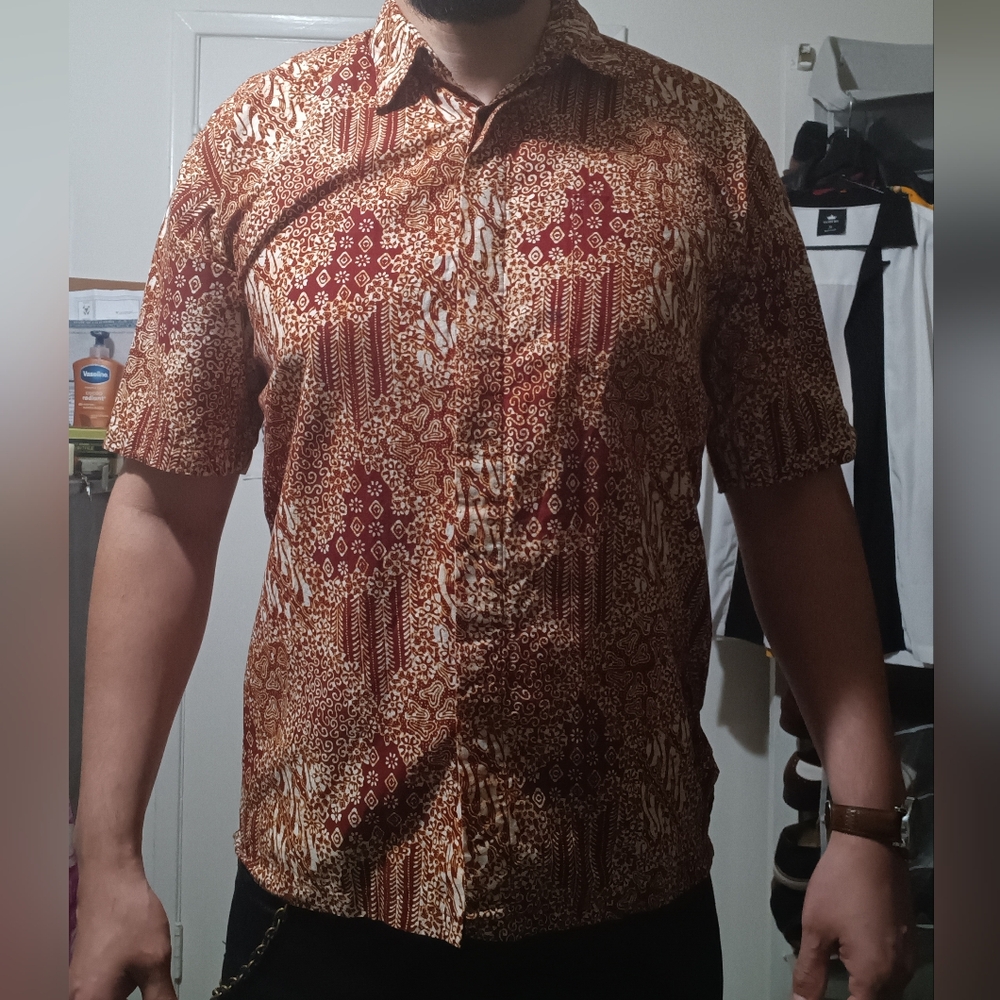 Hawaiian shirt - Picture 1 of 3